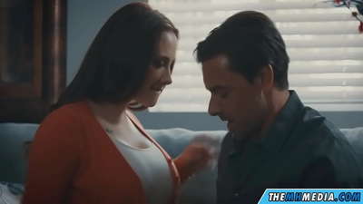 Ngono ya kimapenzi na mama mzuri wa busty